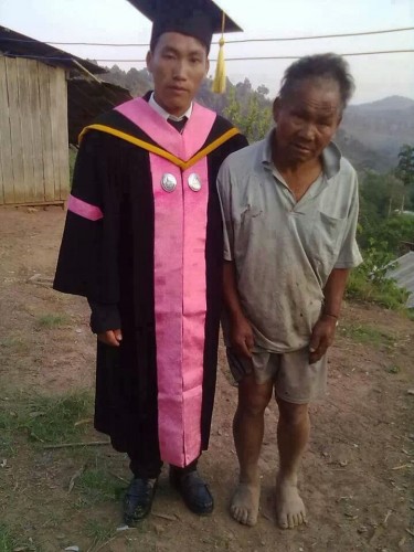 Hijo de un campesino pobre graduado universitario