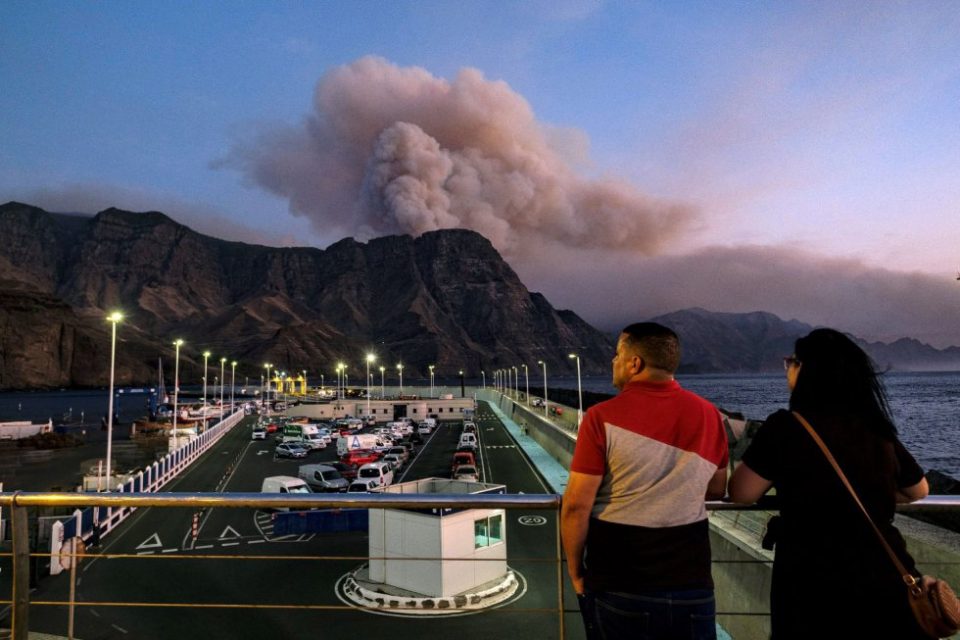 Incendio forestal desde Moya
