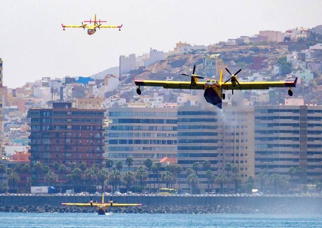 Tres de los 4 hidroaviones en Incendio Gran Canaria