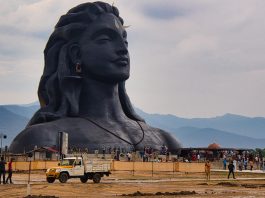 Maha Shivratri - Estatua Shiva Gigante India