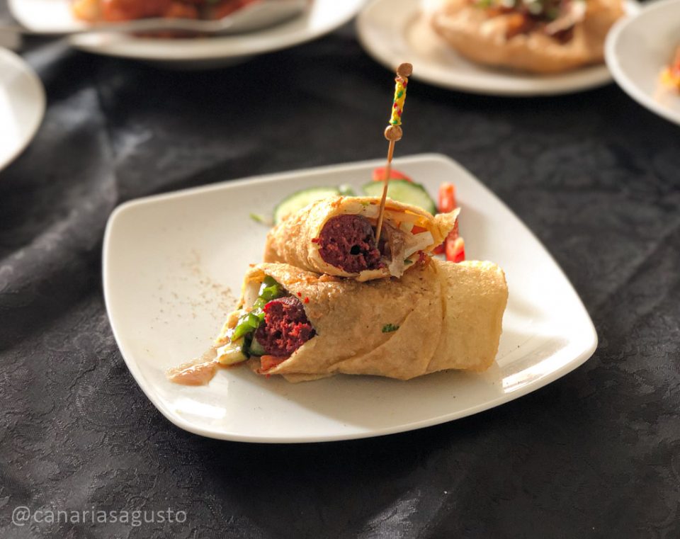 Lamb Seekh Kebab roll en Casa Tandoori