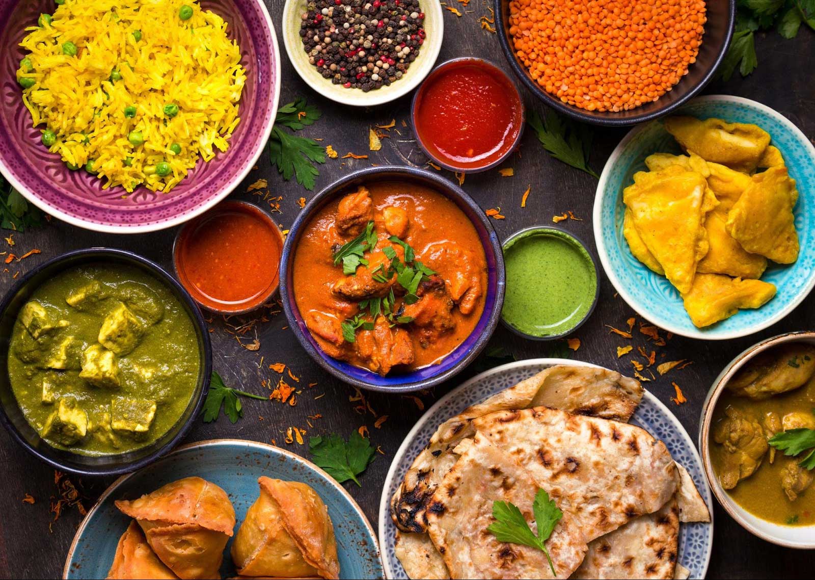 acompañar comida india